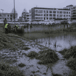bassin de rétention en ville après forte pluie