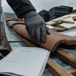 Prix toiture m2 : pose de tuiles sur chantier