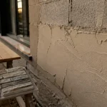 Solutions rénover ou embellir façade : chantier de rénovation de façade, enduit et bardage
